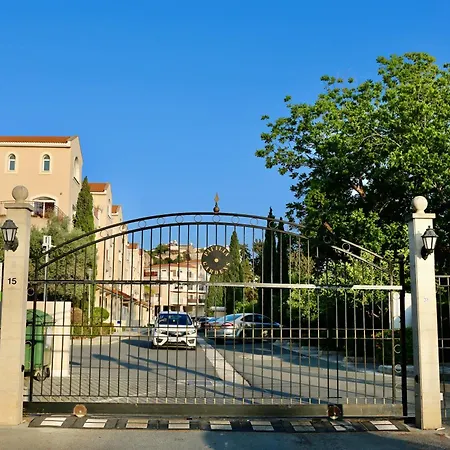 Pafilia Garden 7- Quiet & Two Bedrooms Apartament